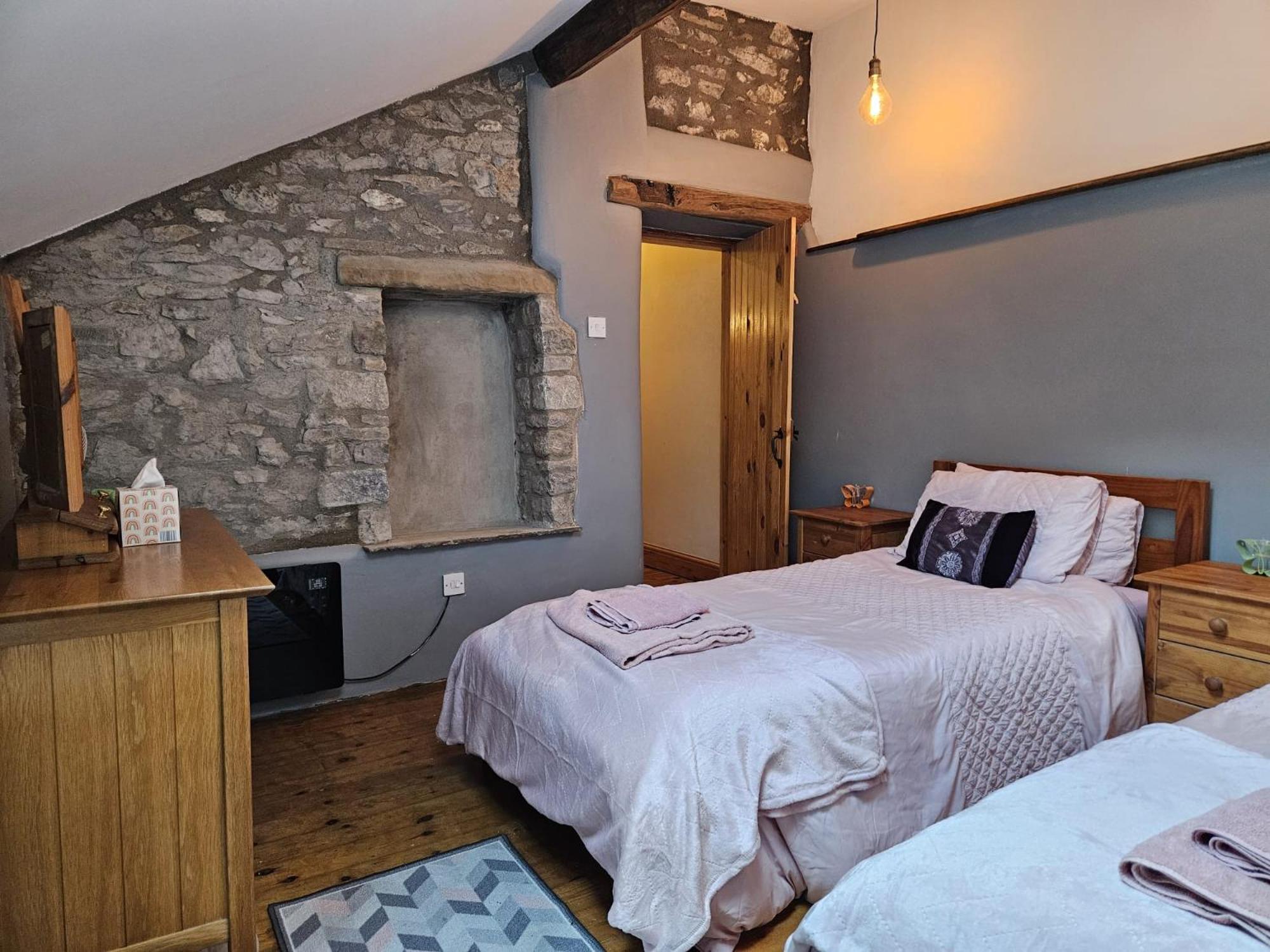 Rose Cottage - Cosy Cottage In Millers Dale 巴克斯顿 外观 照片